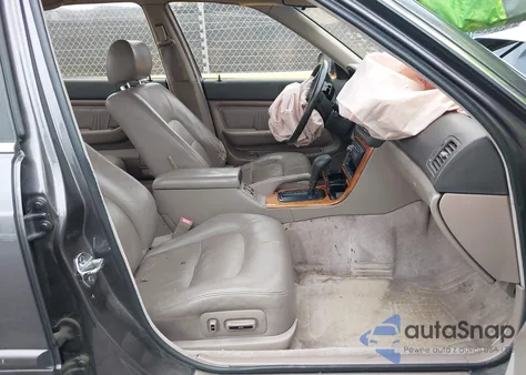 1993 Acura Legend Ls z USA, uszkodzony, nr VIN JH4KA7677PC006596